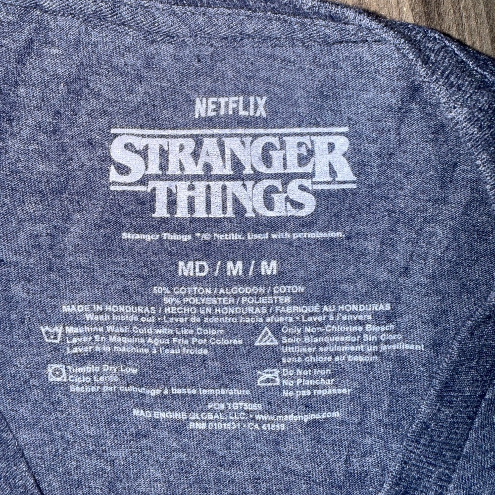 Stranger Things T-Shirt - Picture 2 of 5